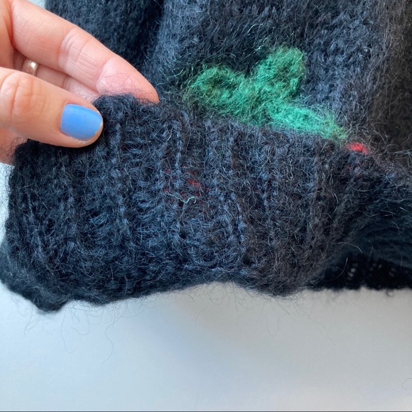 Vintage cherry sweater - Picture 4 of 10